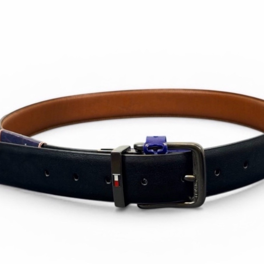 NWT Tommy Hilfiger TH Flex Reversible Black/Tan Men’s Belt Size Small 30/32